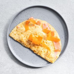 Omlet z łososiem